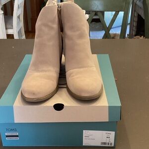 TOMS Women's Light Tan Ankle Booties